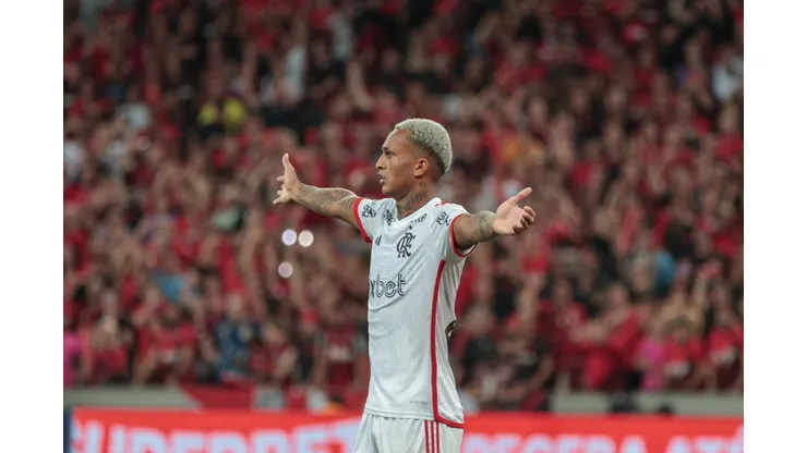 Wesley jogador do Flamengo durante partida contra o Athletico-PR no estádio Arena da Baixada pelo campeonato Brasileiro A 2024. Foto: Robson Mafra/AGIF