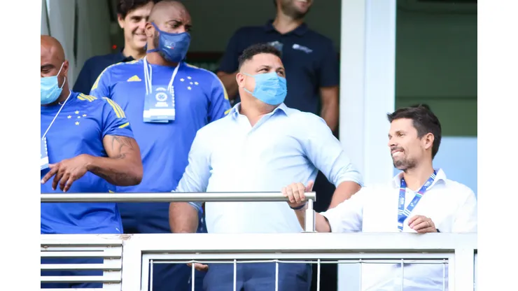 Ronaldo Fenomeno antes da partida contra o URT no estádio Independência pelo campeonato Mineiro 2022. Foto: Fernando Moreno/AGIF