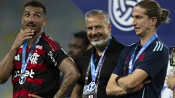Danilo, o diretor de futebol, José Boto, e Filipe Luis na conquista da Taça Guanabara. Foto: Jorge Rodrigues/AGIF