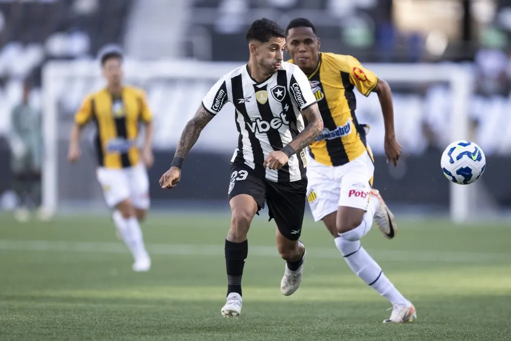RJ – RIO DE JANEIRO – 22/03/2025 – AMISTOSO, BOTAFOGO X NOVORIZONTINO – Santiago Rodriguez jogador do Botafogo durante partida contra o Novorizontino no estadio Engenhao pelo campeonato Amistoso. Foto: Jorge Rodrigues/AGIF