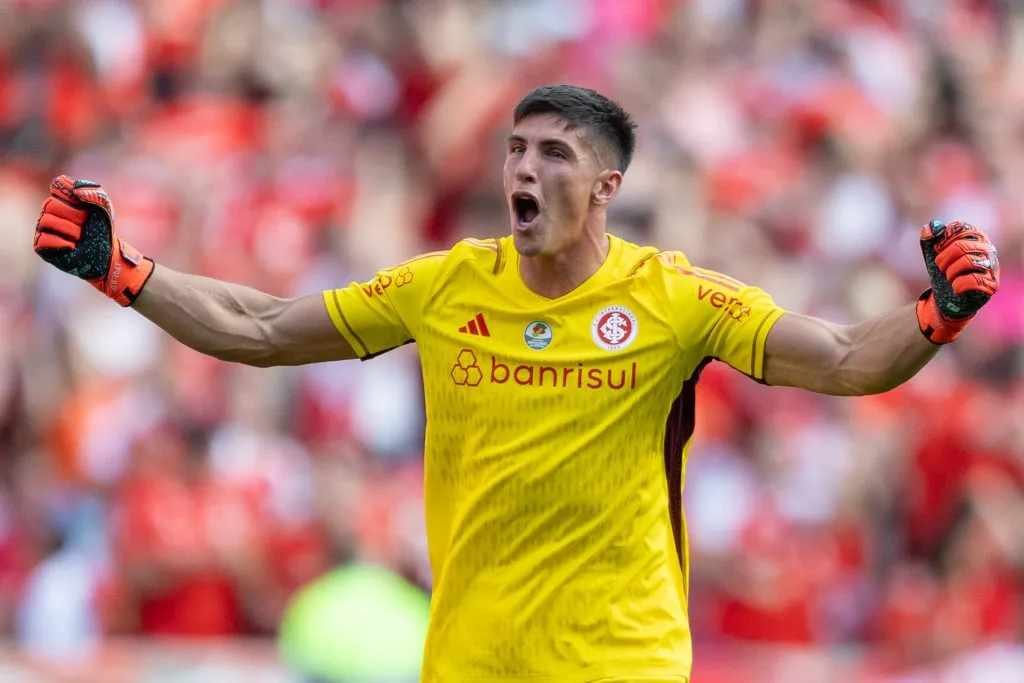 Rochet faz boa apresentação e ganha elogios de Bielsa no Uruguai. Foto: Liamara Polli/AGIF