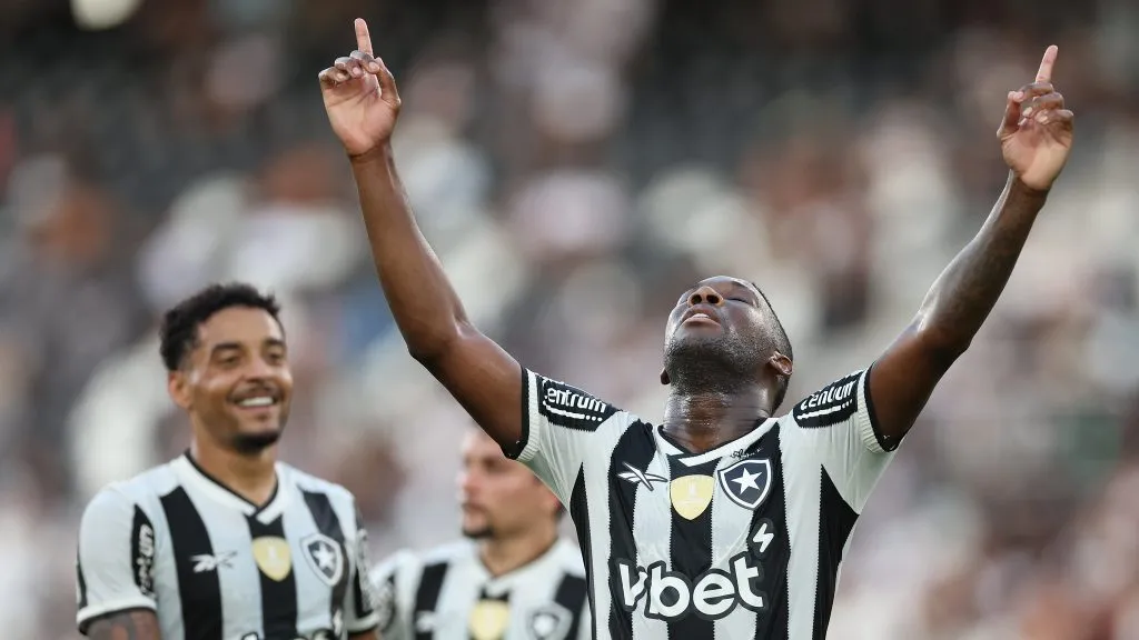Patrick de Paula comemora um dos seus gols. Foto: Vítor Silva/Botafogo.