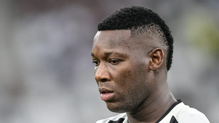 Patrick de Paula jogador do Botafogo durante partida contra o Bangu no estadio Engenhao pelo campeonato Carioca 2025. Foto: Thiago Ribeiro/AGIF