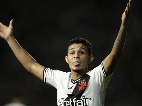 Adson vai voltar a defender o Vasco, segundo Lucas Pedrosa