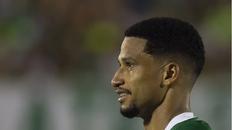 Murilo jogador do Palmeiras durante execução do hino nacional antes da partida contra o São Bernardo no estádio Primeiro de Maio pelo campeonato Paulista 2025. Foto: Anderson Romão/AGIF