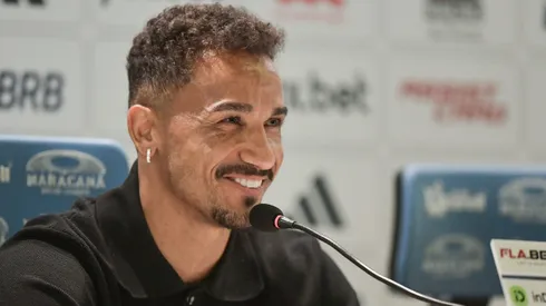 Danilo durante sua apresentacao oficial como jogador do Flamengo. Foto: Thiago Ribeiro/AGIF