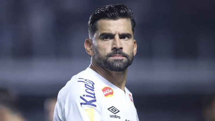 Rincón busca espaço no Santos. Foto: Reinaldo Campos/AGIF