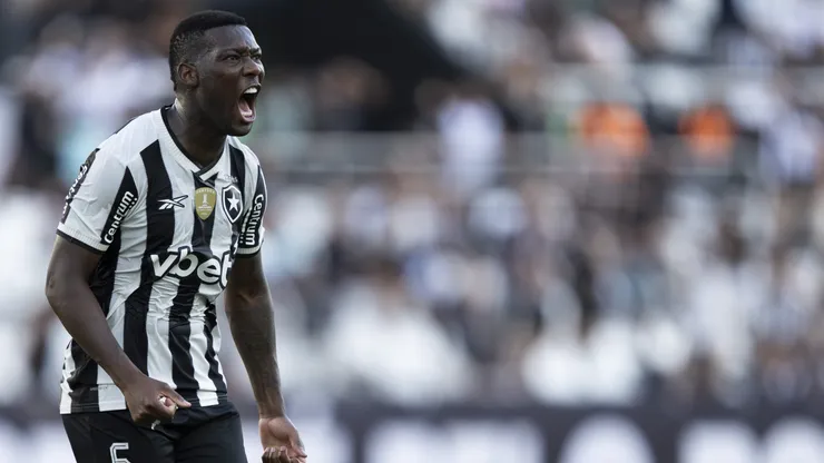 Patrick de Paula, jogador do Botafogo, comemora seu gol durante partida contra o Novorizontino no estadio Engenhao pelo campeonato Amistoso. Foto: Jorge Rodrigues/AGIF