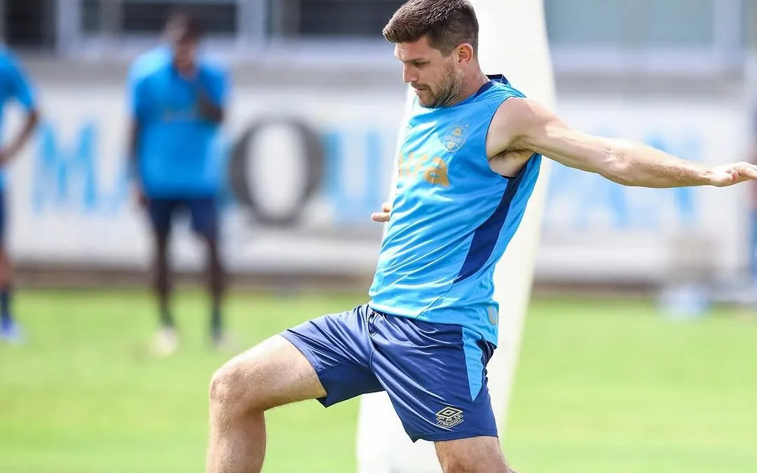Kannemann, zagueiro do Grêmio, durante o treino deste sábado no CT Luiz Carvalho. Foto:  Lucas Uebel | Grêmio FBPA
