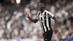 Patrick de Paula comemorando pelo Botafogo durante amistoso contra o Novorizontino - Foto: Jorge Rodrigues/AGIF