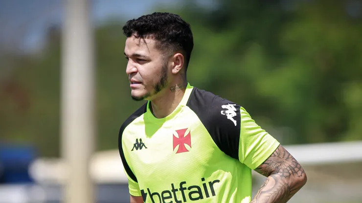Adson durante treinamento do Vascão em 2025
