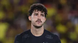 Gustavo Henrique em ação na partida contra o Barcelona (EQU)