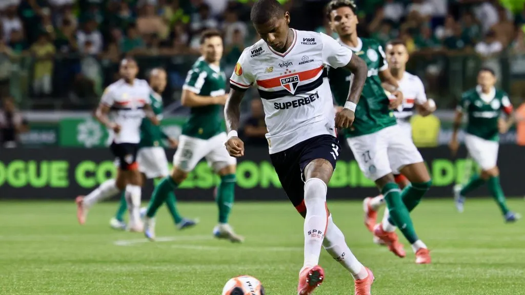 Arboleda durante partida. Foto: Marcello Zambrana/AGIF