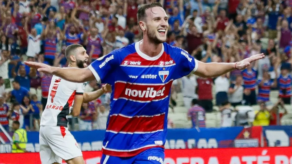 Pochettino comemorando gol. Foto: Baggio Rodrigues/AGIF