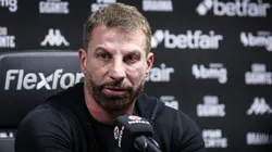 Pedrinho concede entrevista coletiva. Foto: Dikran Sahagian/Vasco.