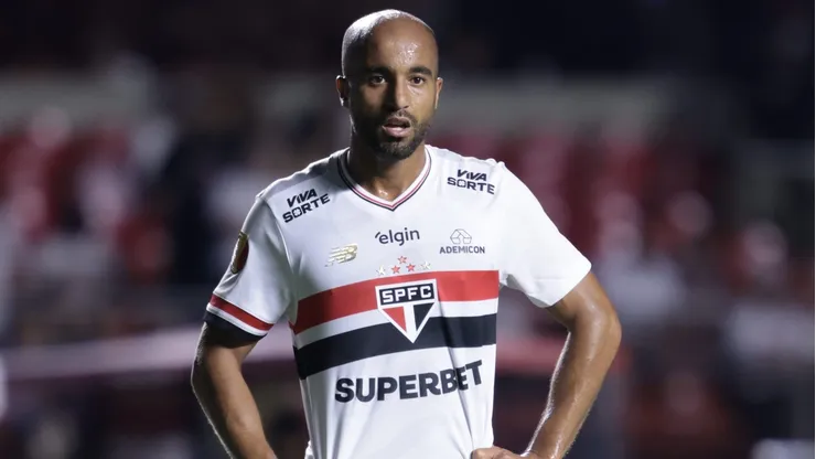 Lucas Moura jogador do São Paulo durante partida contra o Mirassol no estádio Morumbi pelo campeonato Paulista 2025.