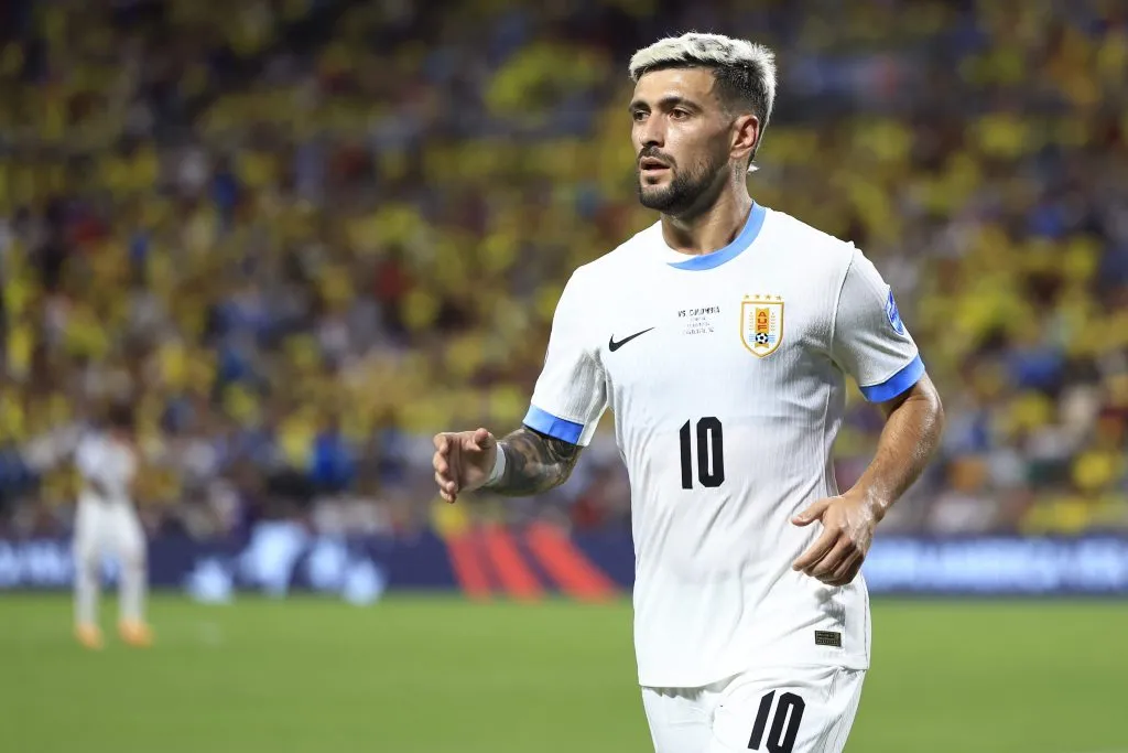 Arrascaeta acabou sendo cortado após lesão em Uruguai x Argentina. Foto: Buda Mendes/Getty Images.