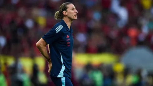 Nome de Filipe Luís vem sendo cotado para comandar a Seleção Brasileira - Foto: Thiago Ribeiro/AGIF