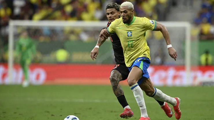 Joelinton, jogador do Brasil, durante partida contra o Colombia no estadio Mane Garrincha pelo campeonato Eliminatorias Copa Do Mundo 2026. Foto: Mateus Bonomi/AGIF