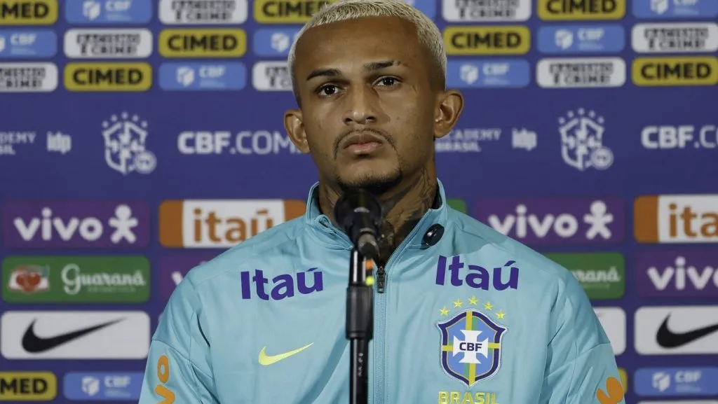 Wesley durante entrevista coletiva. Foto: Rafael Ribeiro/CBF