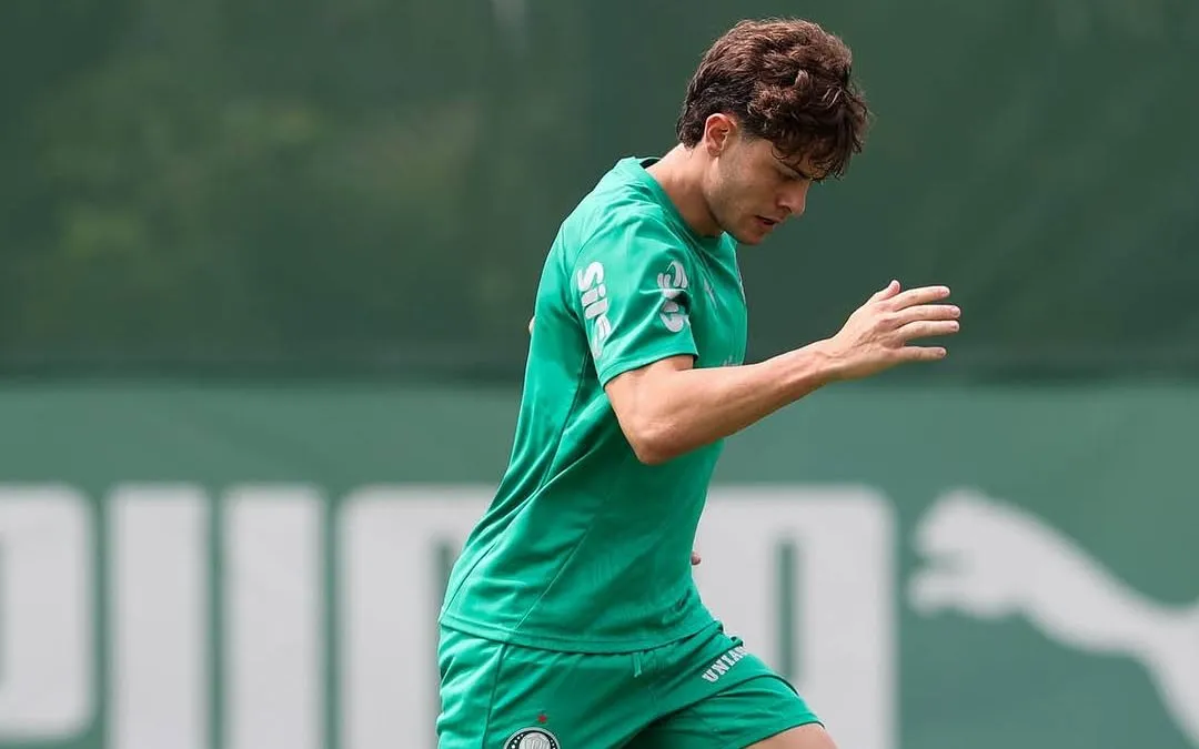 Agustín Giay, lateral argentino contratado em junho de 2024, é visto pela torcida como uma promessa e precisa de mais minutos em campo. Foto: Cesar Greco/Palmeiras