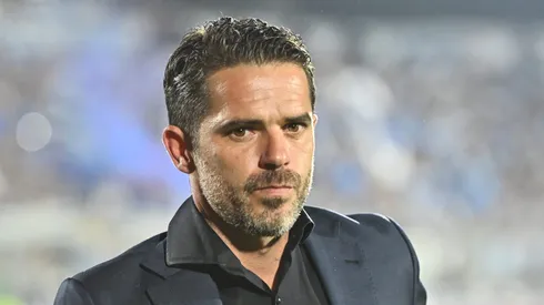 Fernando Gago pode liberar lateral reserva para o Peixe.