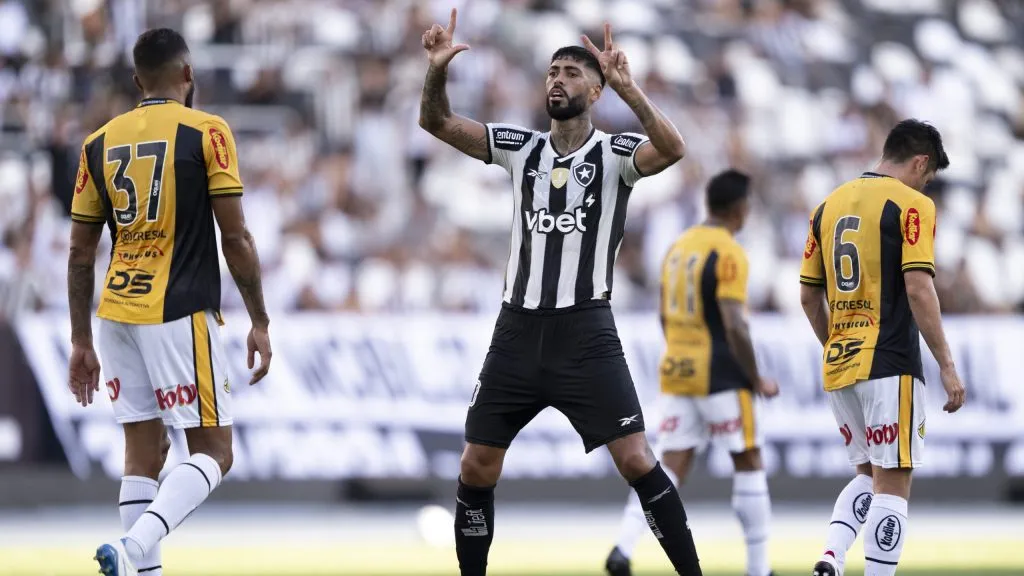 Barboza jogador do Botafogo comemora seu gol durante partida contra o Novorizontino no estádio Engenhão pelo campeonato Amistoso. Foto: Jorge Rodrigues/AGIF