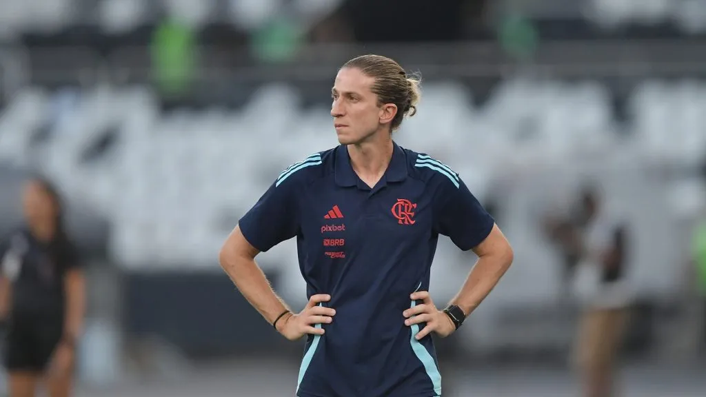 Filipe Luís no comando do Flamengo durante o Cariocão 2025  – Thiago Ribeiro/AGIF