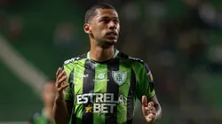 Fabinho está na mira do Timão