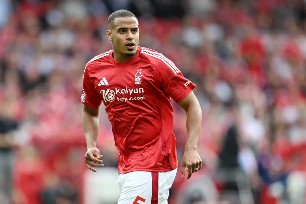 Murillo jogador do Nottingham Forest atuando na Premier League – Foto: Michael Regan/Getty Images