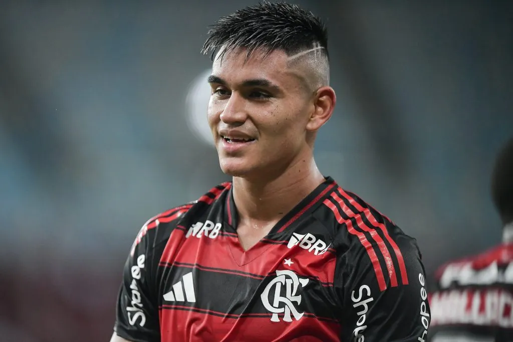 Alcaraz em jogo do Flamengo, em 2024. Foto: Thiago Ribeiro/AGIF