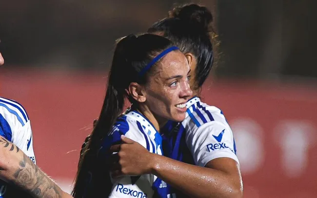 Pri Back, fez uma cobrança de pênalti impressionante e marcou o primeiro gol pelas Cabulosas neste domingo na estreia no Brasileirao Feminino. Foto: Gustavo Martins/Cruzeiro