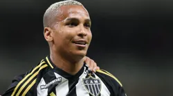 Jornalista sugere convocação de Deyverson para Argentina x Brasil por conta do "clima".