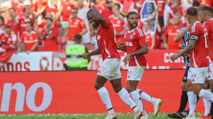 Enner Valencia comemora gol diante do Grêmio na final do Gauchão. Foto: Ricardo Duarte/Internacional.