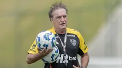 Cuca em treino na Cidade do Galo