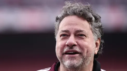 Julio Casares durante jogo contra o Corinthians no Morumbis.