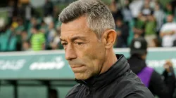Pedro Caixinha durante amistoso entre Coritiba e Santos, no Estádio Couto Pereira.