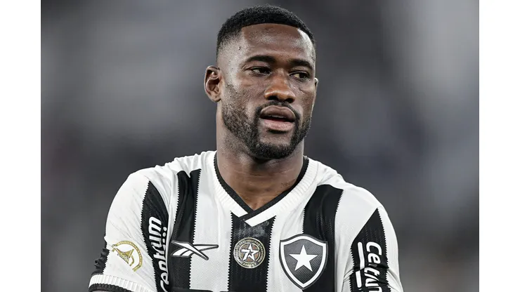 Bastos, zagueiro titular do Botafogo