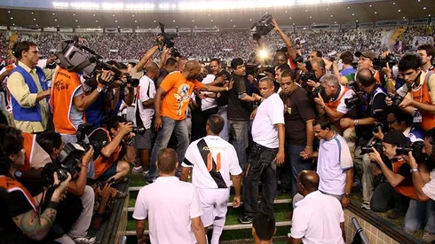 Romário, no Maracanã, antes de entrar em campo. Foto: Paulo Fernandes.