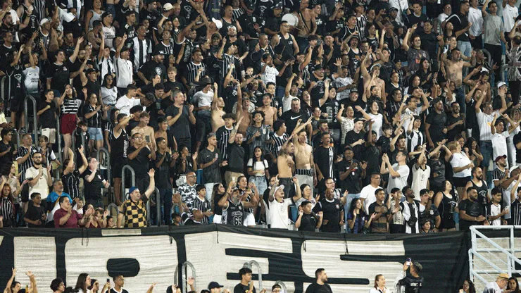 Torcida durante partida entre Corinthians e Vasco - Foto: Abner Dourado/AGIF