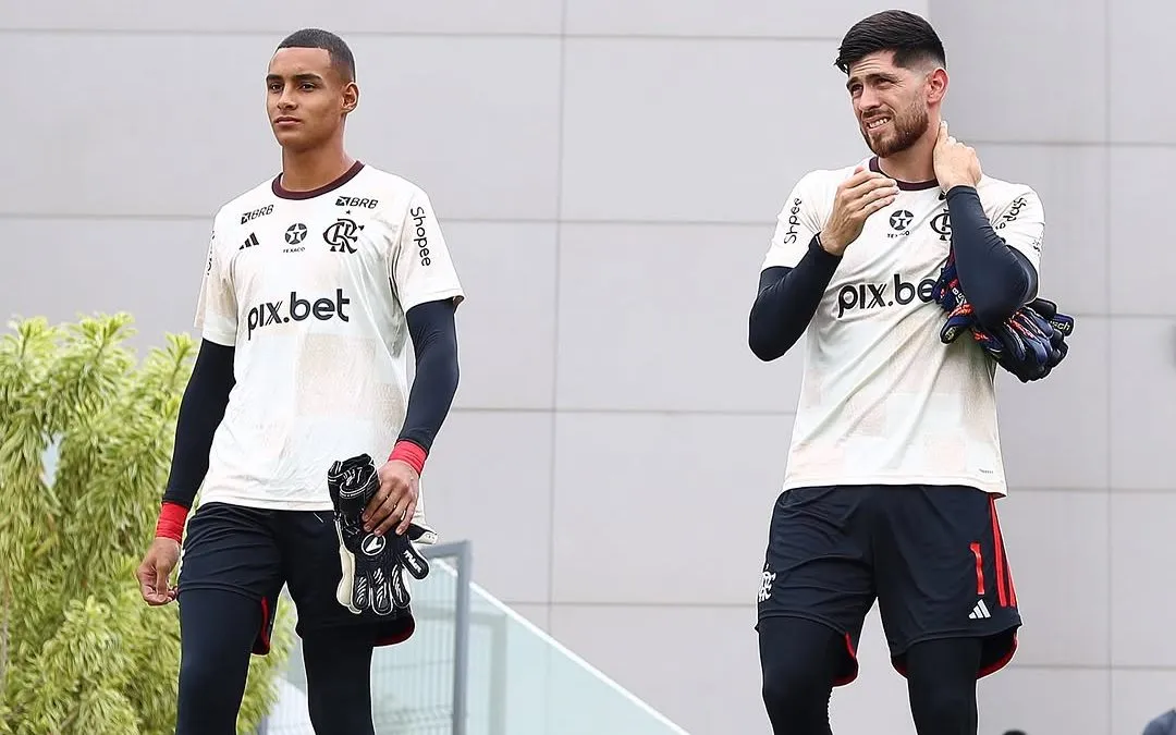 Uniforme de treino da equipe rubro-negra na temporada 2025 com os patrocinadores em destaque. Foto: Foto: Adriano Fontes /CRF