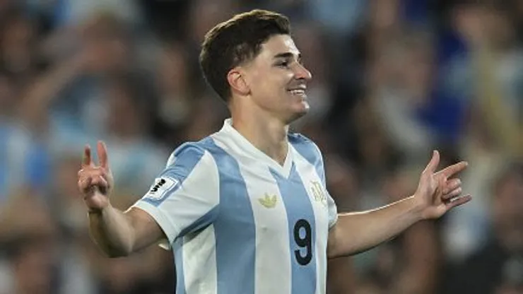 Julián Álvarez comemorando gol durante partida entre Argentina e Brasil, pelas Eliminatórias para a Copa do Mundo de 2026. Foto: Marcelo Endelli