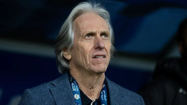 Jorge Jesus durante partida entre Al-Hilal e Al Ahli, pelo Campeonato Saudita. Foto: Yasser Bakhsh