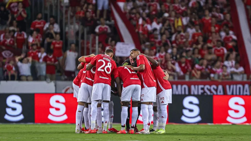 Jogadores do Internacional antes da partida contra o Caxias, pelo Campeonato Gaúcho. Foto: Maxi Franzoi/AGIF.