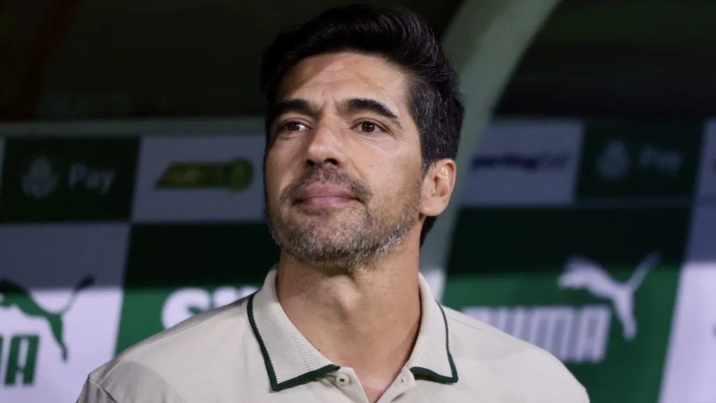 Abel Ferreira durante partida. Foto: Marcello Zambrana/AGIF