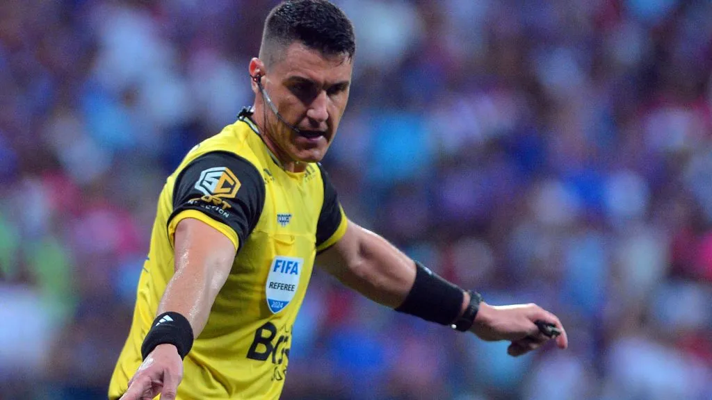 Rafael Klain será o árbitro da partida entre Vasco x Santos – Foto: Walmir Cirne/AGIF