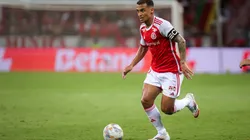 Alan Patrick em ação pelo Internacional no Campeonato Gaúcho - Foto: Maxi Franzoi/AGIF