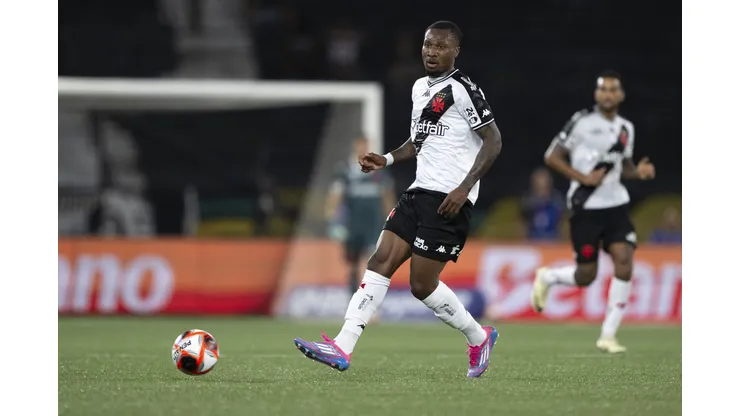 Loide jogador do Vasco durante partida contra o Flamengo no estádio Engenhão pelo campeonato Carioca 2025. Foto: Jorge Rodrigues/AGIF
