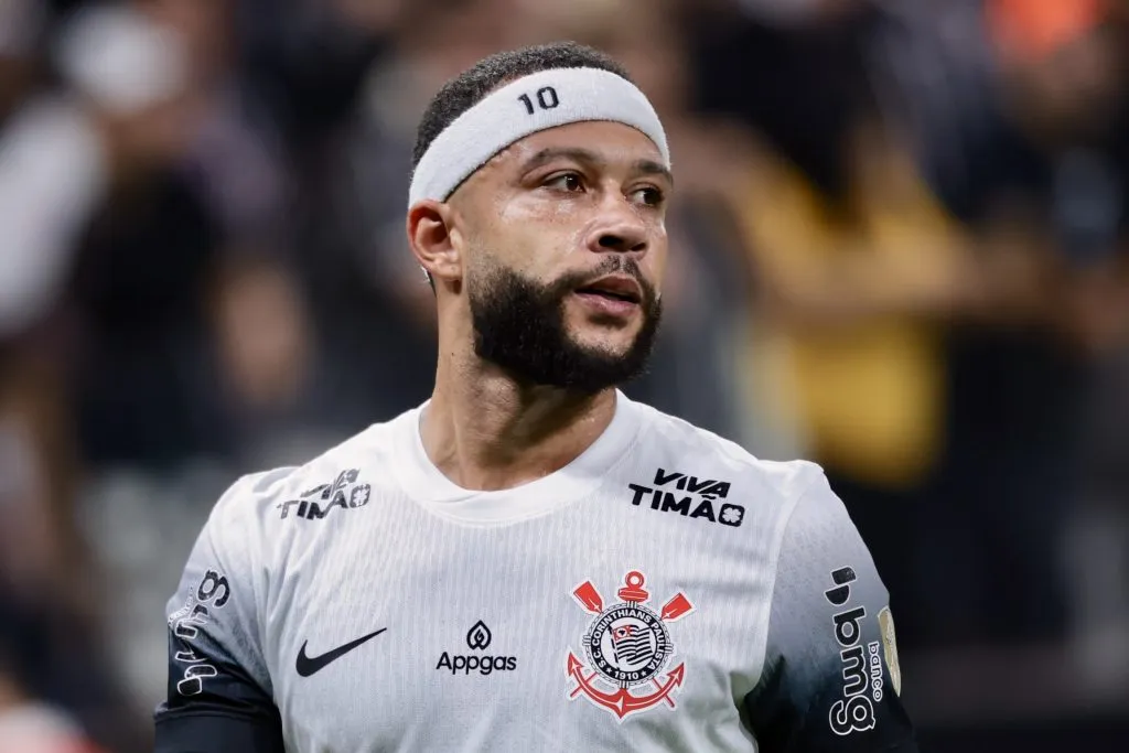 SP – SAO PAULO – 26/02/2025 – COPA LIBERTADORES 2025, CORINTHIANS X UNIVERSIDAD CENTRAL – Memphis Depay jogador do Corinthians durante partida contra o Universidad Central no estadio Arena Corinthians pelo campeonato Copa Libertadores 2025. Foto: Marcello Zambrana/AGIF