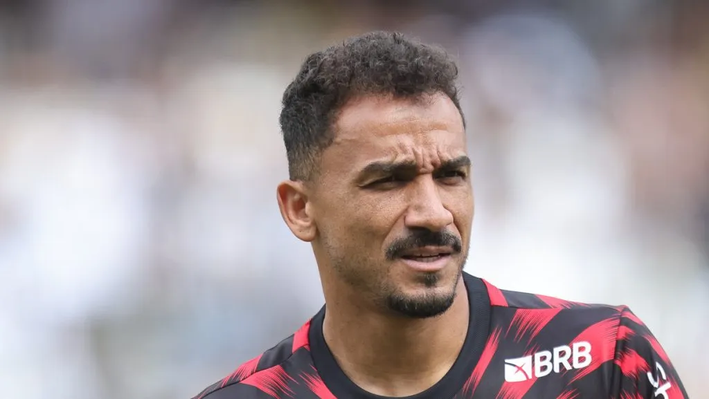 Foto: Fernando Torres/AGIF – Danilo tem lesão na coxa direita e vira baixa no Flamengo pelo Brasileirão e pela Libertadores.